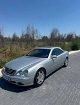 Mercedes-Benz CL 600 - - silberne Mercedes-Benz CL 600