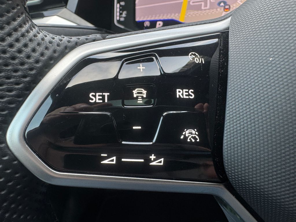 VW Arteon 2.0 TDI SB R-Line 4M*PANO*360*ACC*DCC* VW Arteon 2.0 TDI SB R-Line 4M*PANO*360*ACC*DCC*