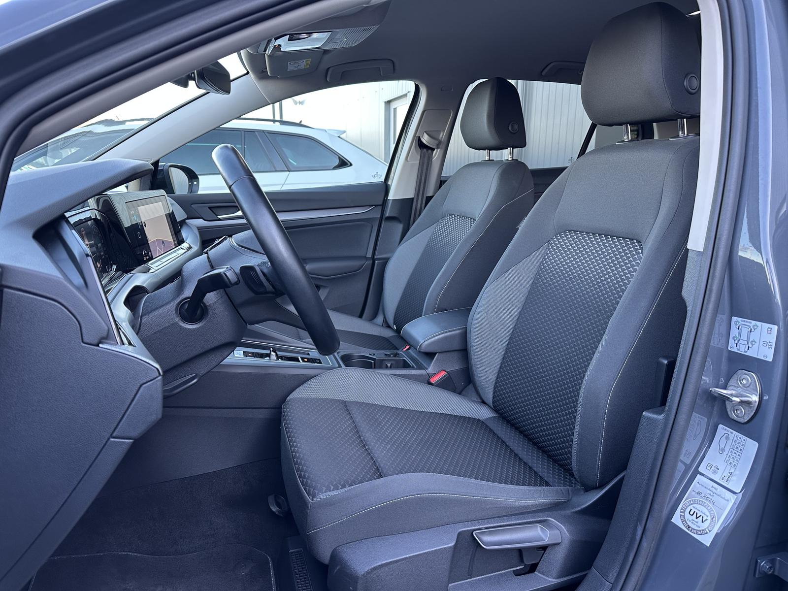 Volkswagen Golf VIII 1.5 eTSI DSG Active NAV+LED+PLA+17ZOLL, миниатюра 8