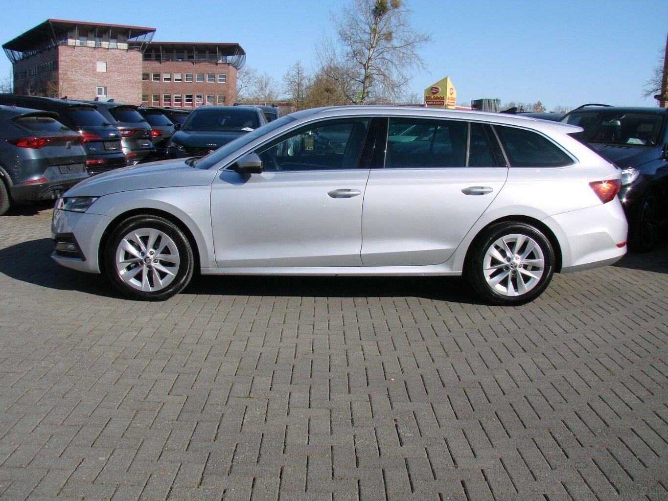 Skoda Octavia 2.0TDI Style ACC Columbus HeadUp AHK foto 6