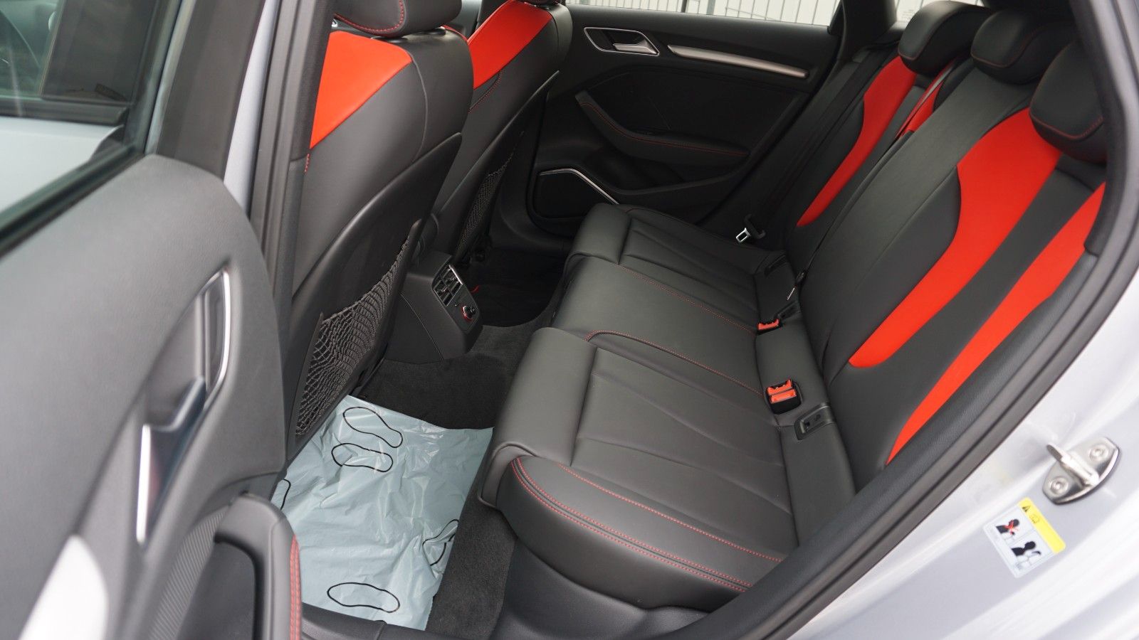 Fahrzeugabbildung Audi S3 Sportback 2.0 TFSI quattro, Leder, Navi, B&O