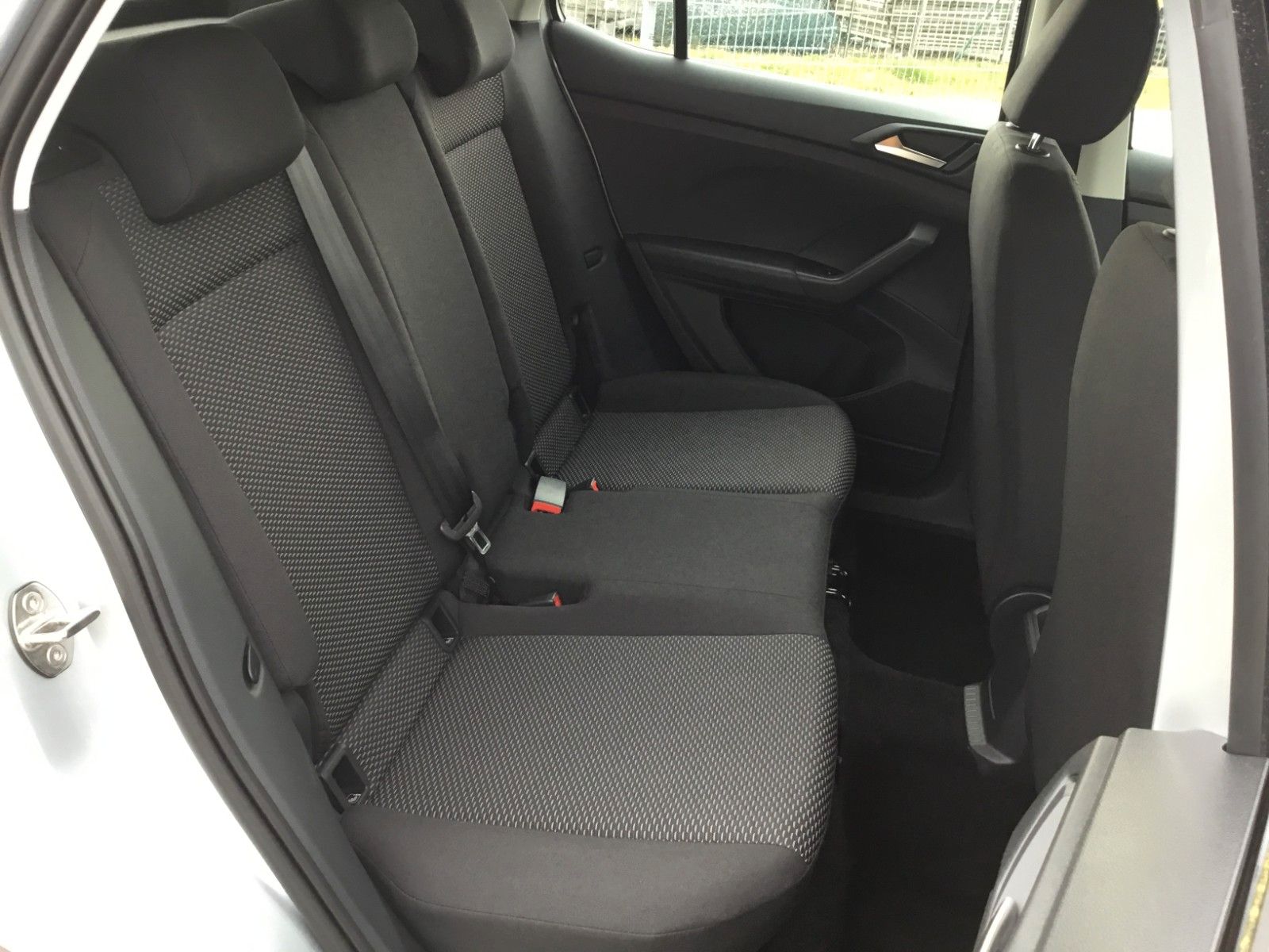 Fahrzeugabbildung Volkswagen T-Cross 1.0 TSI Life+Sitzheizung+LED+16" GJR