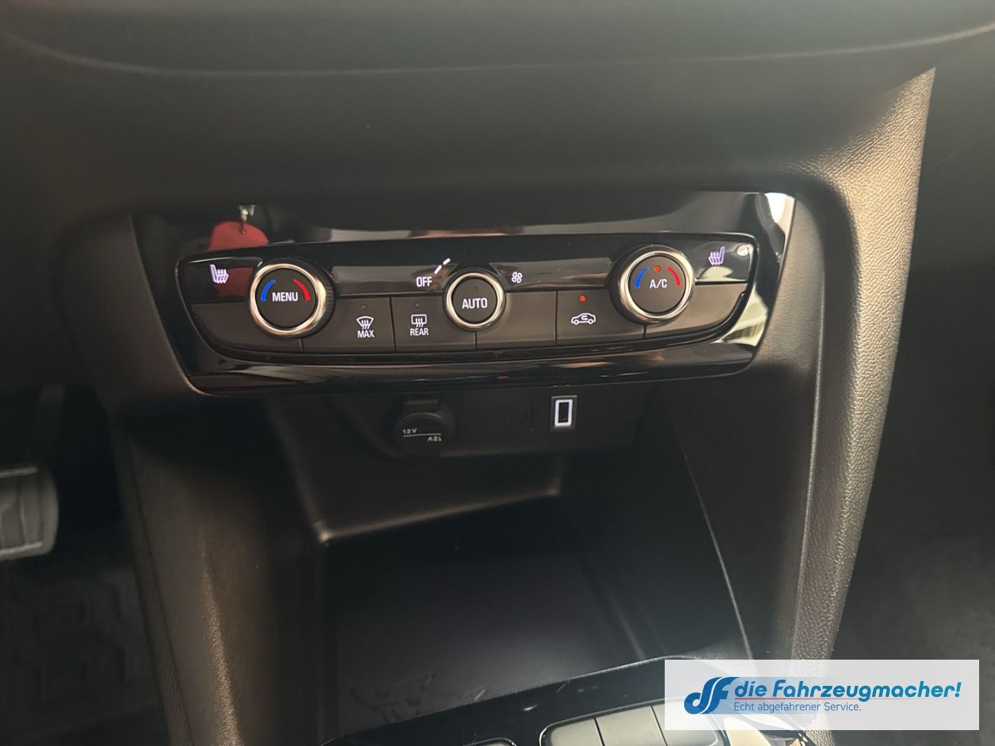 Fahrzeugabbildung Opel Corsa-e Edition Digitales Cockpit Sitzhzg LED Ap