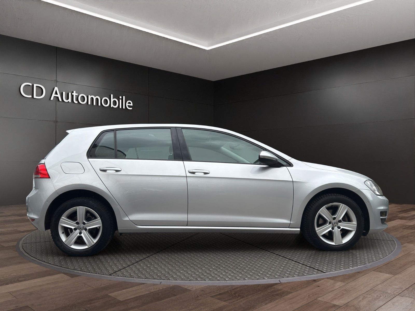 Fahrzeugabbildung Volkswagen Golf VII  Comfortline BMT Navi/Panorama/2X PDC /