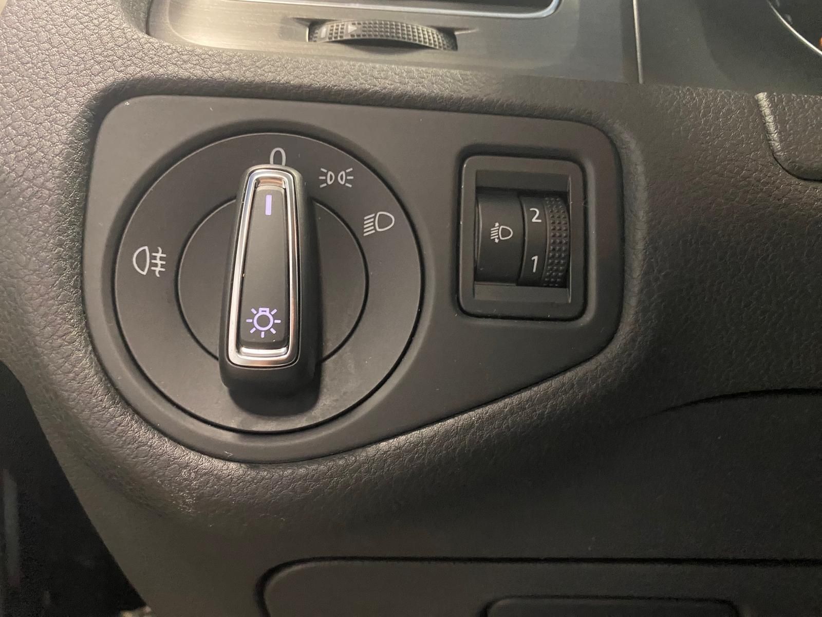 Fahrzeugabbildung Volkswagen Golf VII Comfortline+ALLWETTER+2-ZKLIMA+PDC+HEIZ