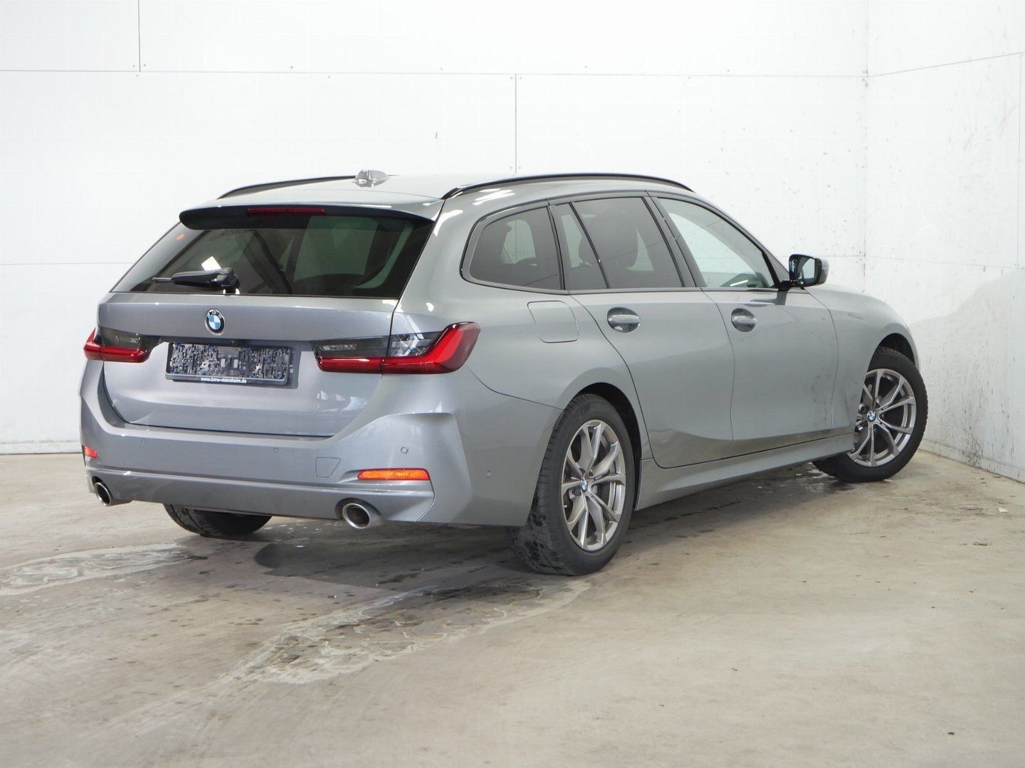 Fahrzeugabbildung BMW 318i |Komfortzugang |Sitzheizung |HiFi