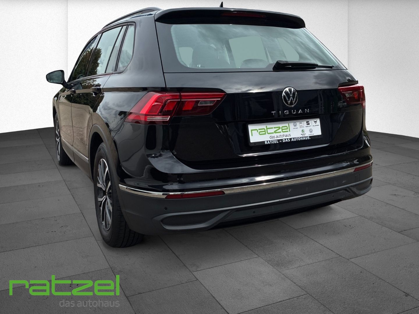 Fahrzeugabbildung Volkswagen Tiguan 1.5 TSI Life Navi Leder Digitales Cockpit