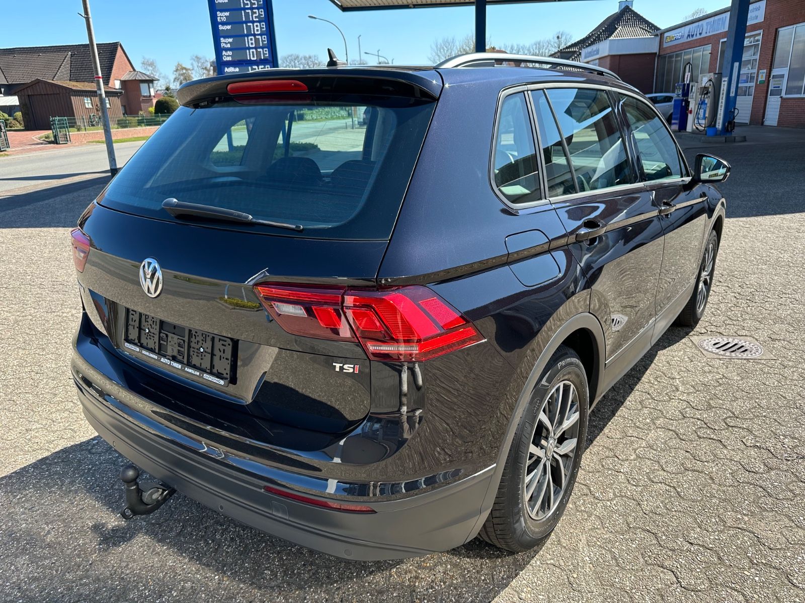 Fahrzeugabbildung Volkswagen Tiguan 1.4 TSI Trendline AHK/GRA/Navi/ErgoSitz