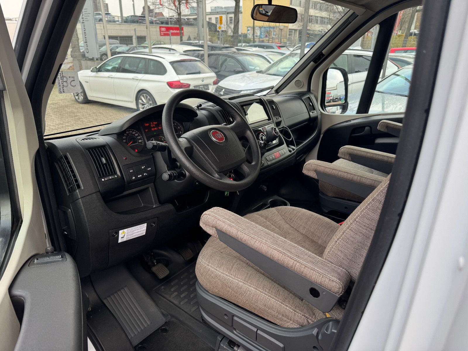 Fahrzeugabbildung Bürstner Lyseo TD A 700 FIAT 6 Schlafplätze SAT KAMERA
