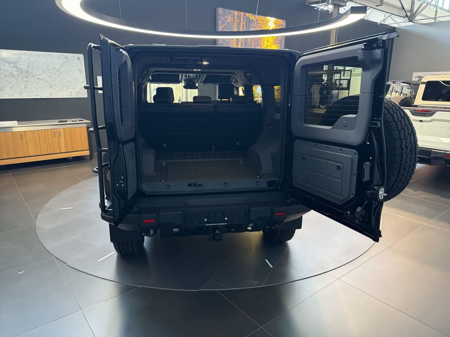 Fahrzeugabbildung INEOS Grenadier SW ''Black Edition'' *Sondermodell* Le