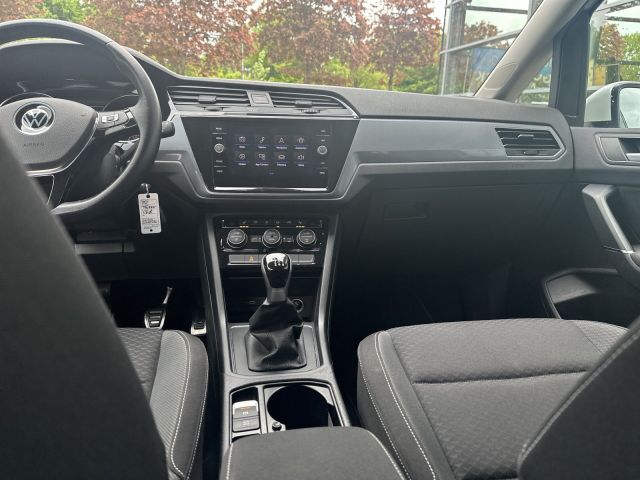 Touran 2.0 TDI Active NAVI ACC 16 ALU FAMILY-P.