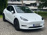 Tesla Model Y Hinterradantrieb RWD RWD - Tesla Model Y in Düsseldorf
