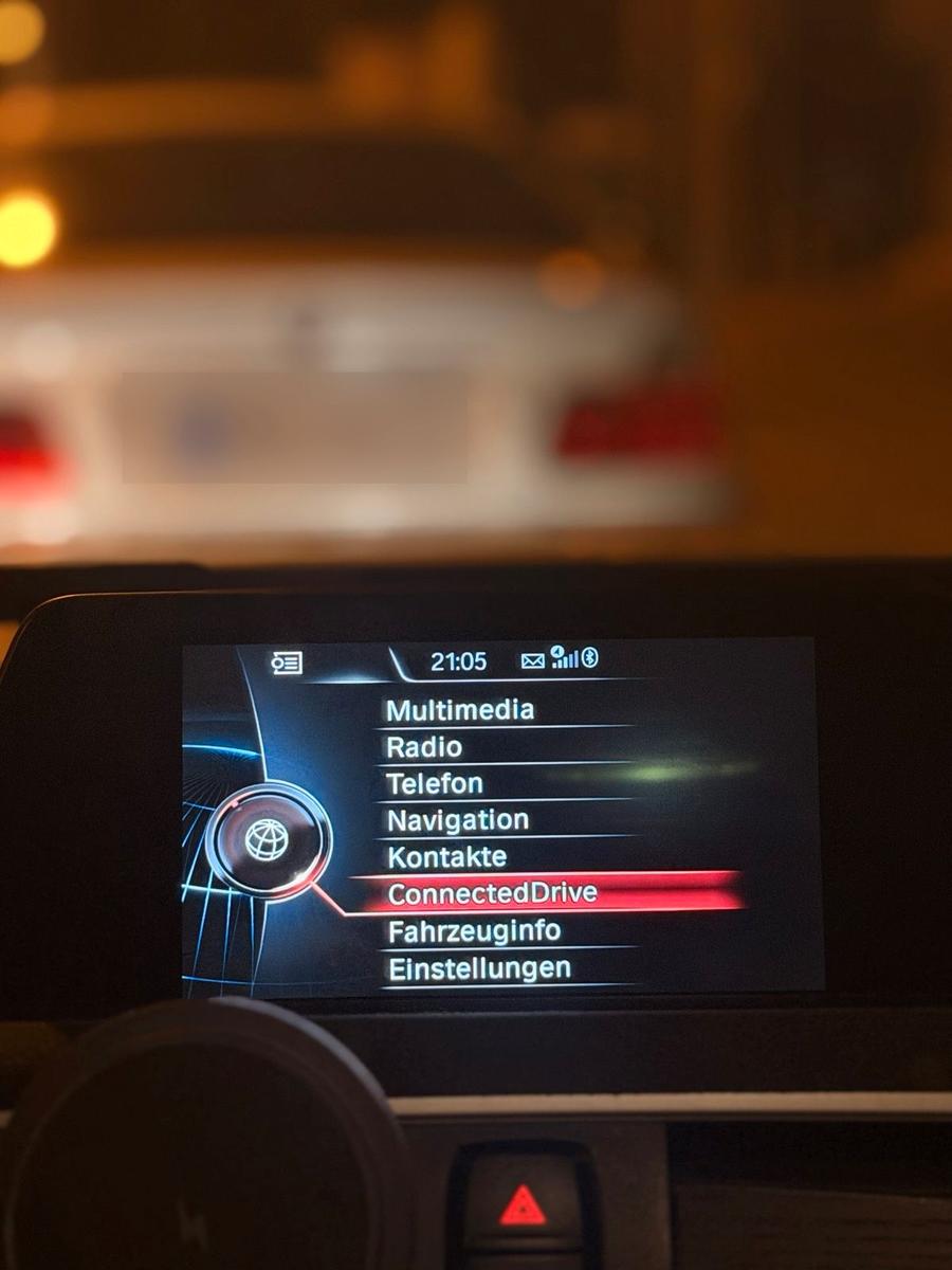BMW 318 2014 — photo 13