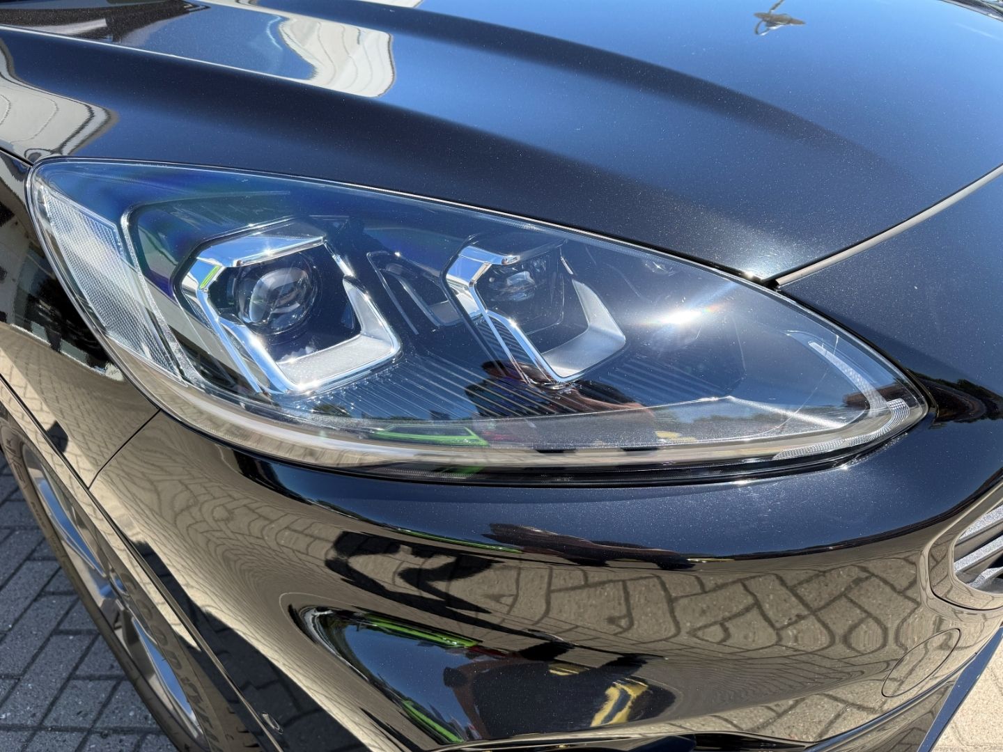 Fahrzeugabbildung Ford Kuga ST-Line X ACC LED Pano RFK Navi B&O AHK TWA
