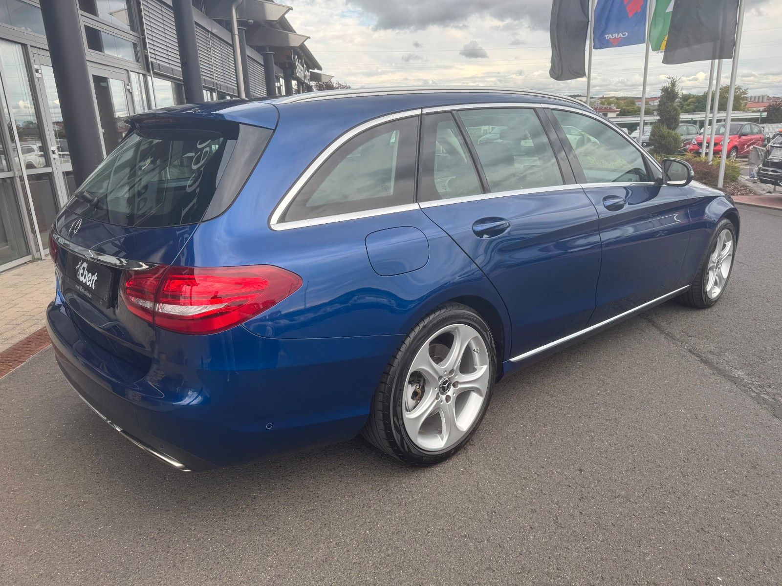 Fahrzeugabbildung Mercedes-Benz C 300 T Avantgarde+Ambiente+LED+IHC+SpiegelP