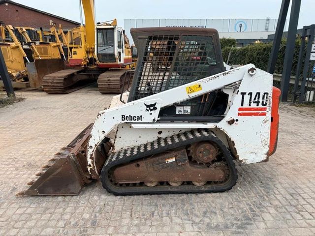 Bobcat T140