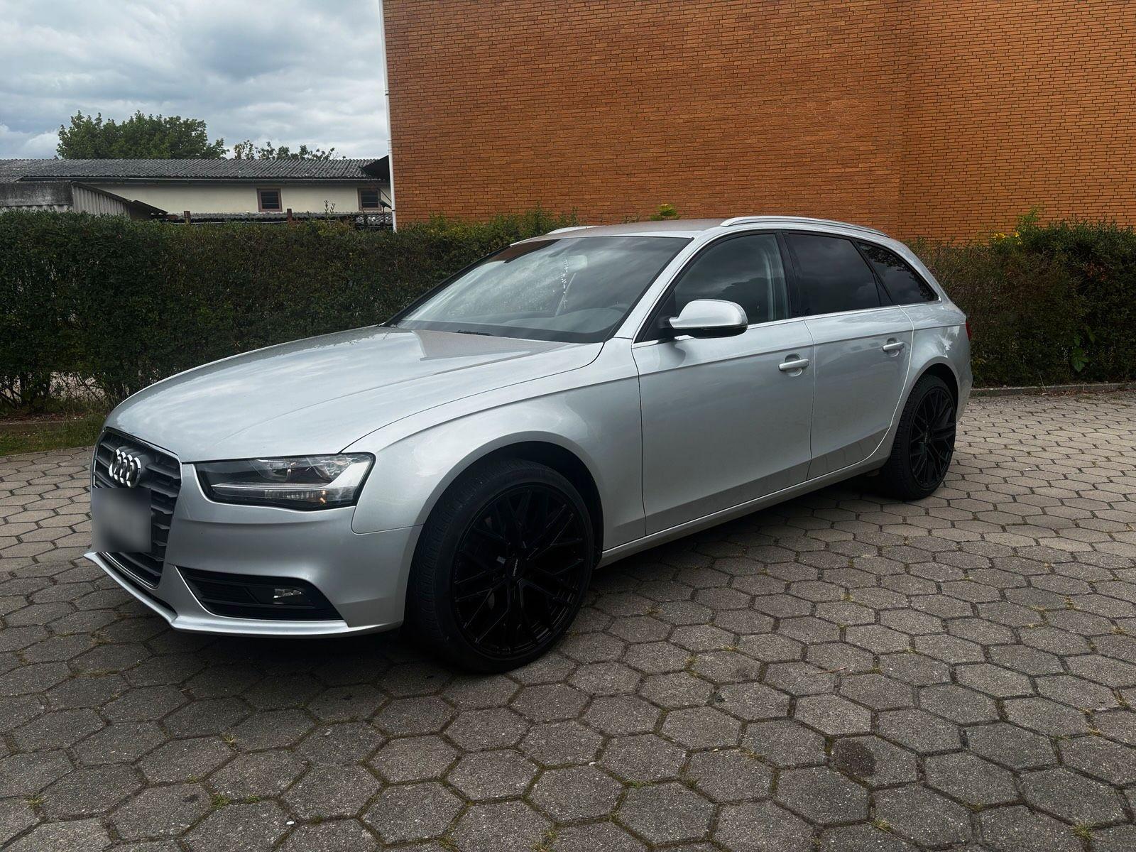Audi A4, 2012