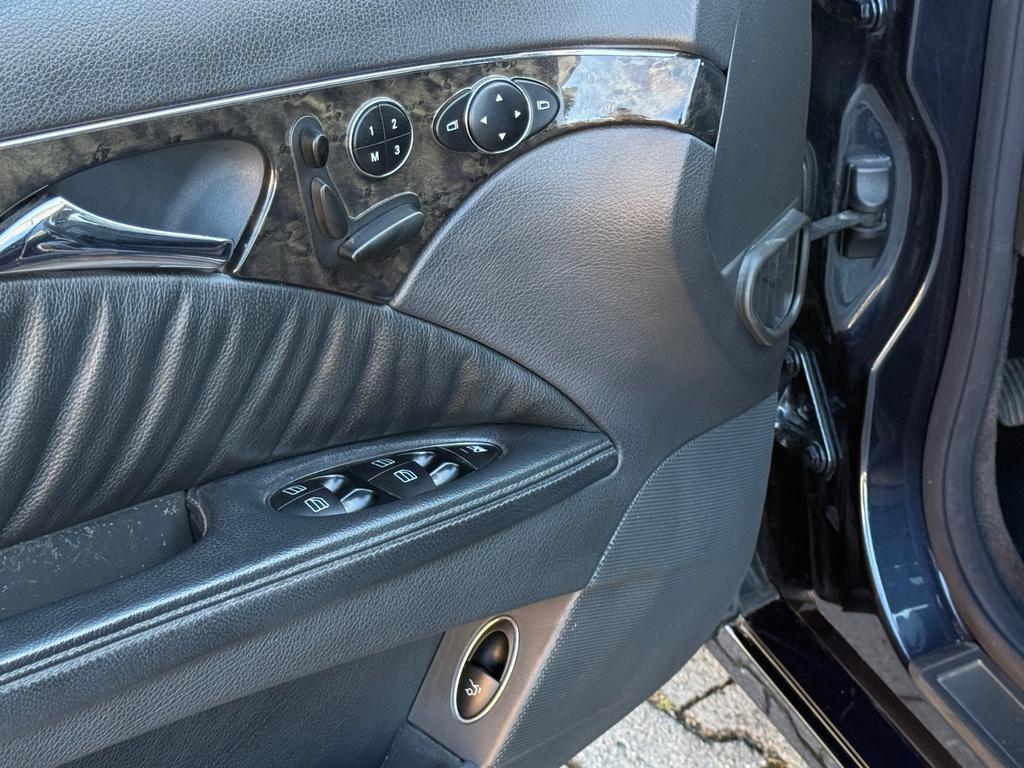 Mercedes-Benz E 320