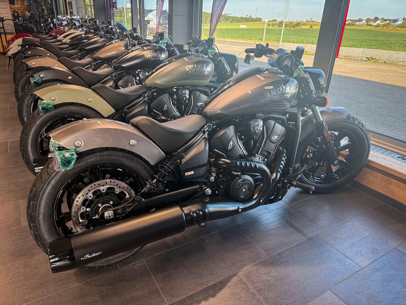 Indian 2026 Scout Bobber LIMITED+TECH *Heavy Metal*