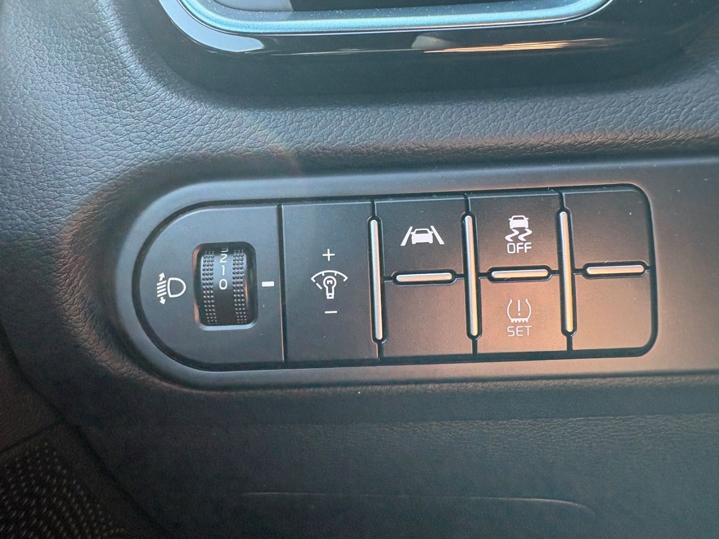 Fahrzeugabbildung Kia XCeed Nightline Edition Navi Digitales Cockpit L
