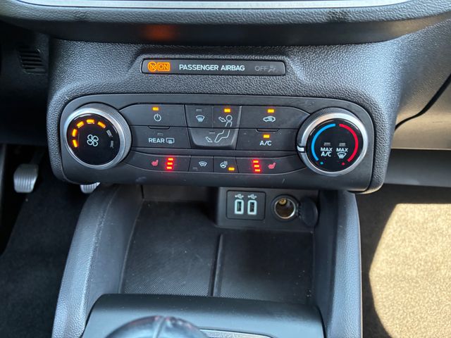 Fahrzeugabbildung Ford Focus Turnier 1,5 EcoB >KAM/NAV/LED/PDC/Sitzheiz