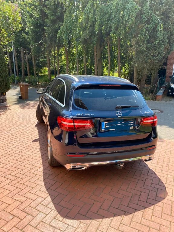 Image of Mercedes-Benz GLC 220