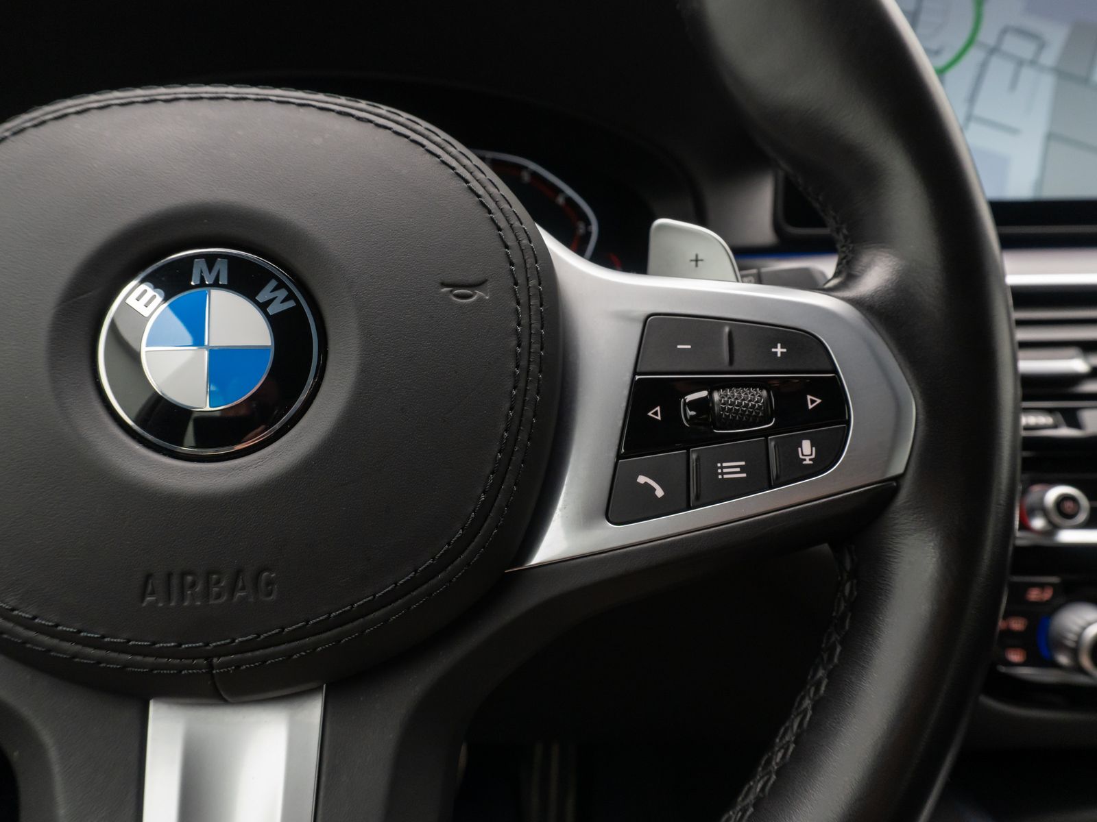 Fahrzeugabbildung BMW 530i M Sport Stop&Go Alarm DAB Komfort HiFi 18"