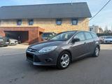 Ford Focus Turnier Trend PDC/KLIMA/TEMPO/MULTILENKR - Ford Focus aus 2012 mit Diesel-Antrieb: Kombi