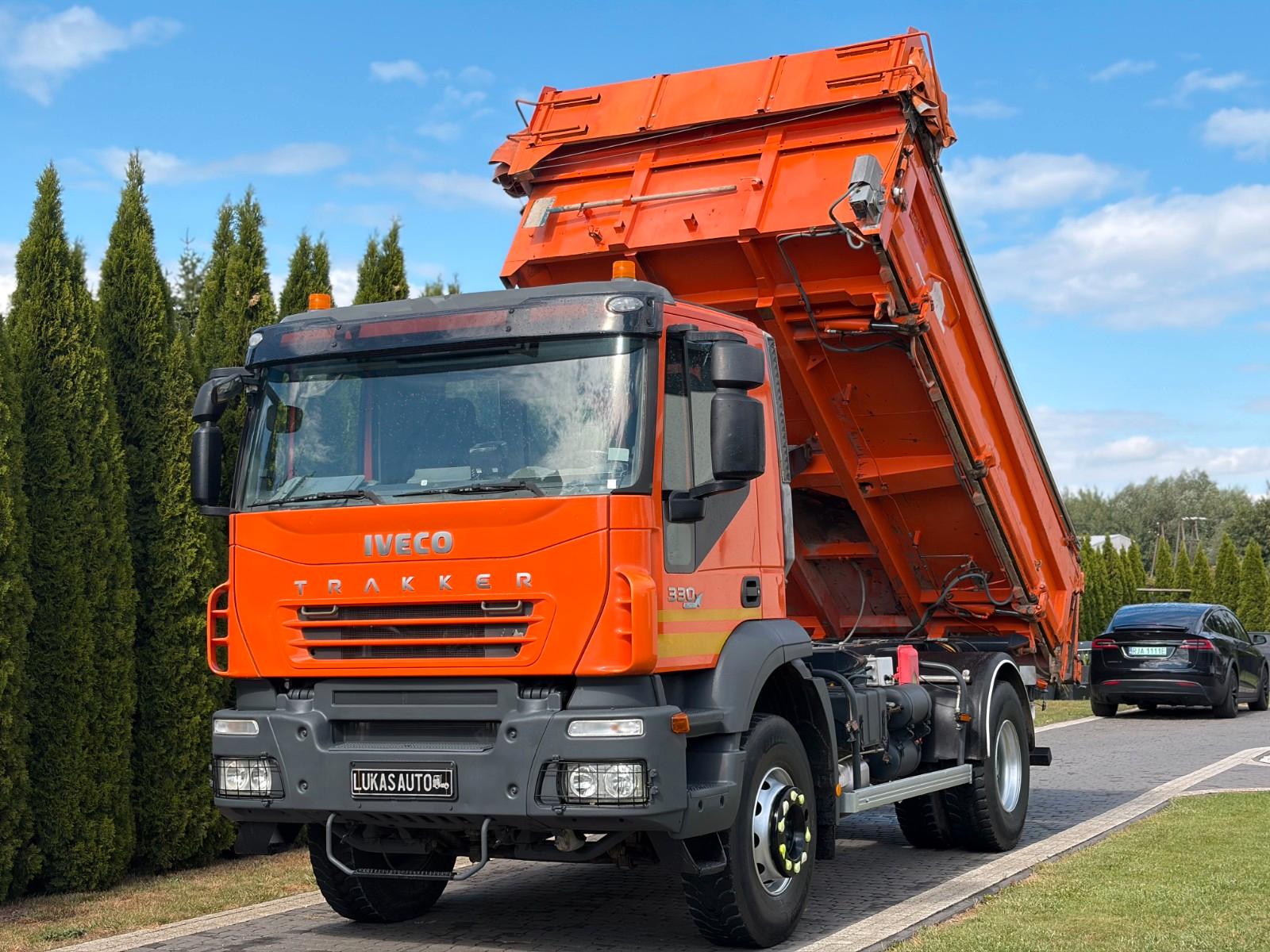 Iveco TRAKKER 330 TIPPER HYDRO BOARD MANUAL