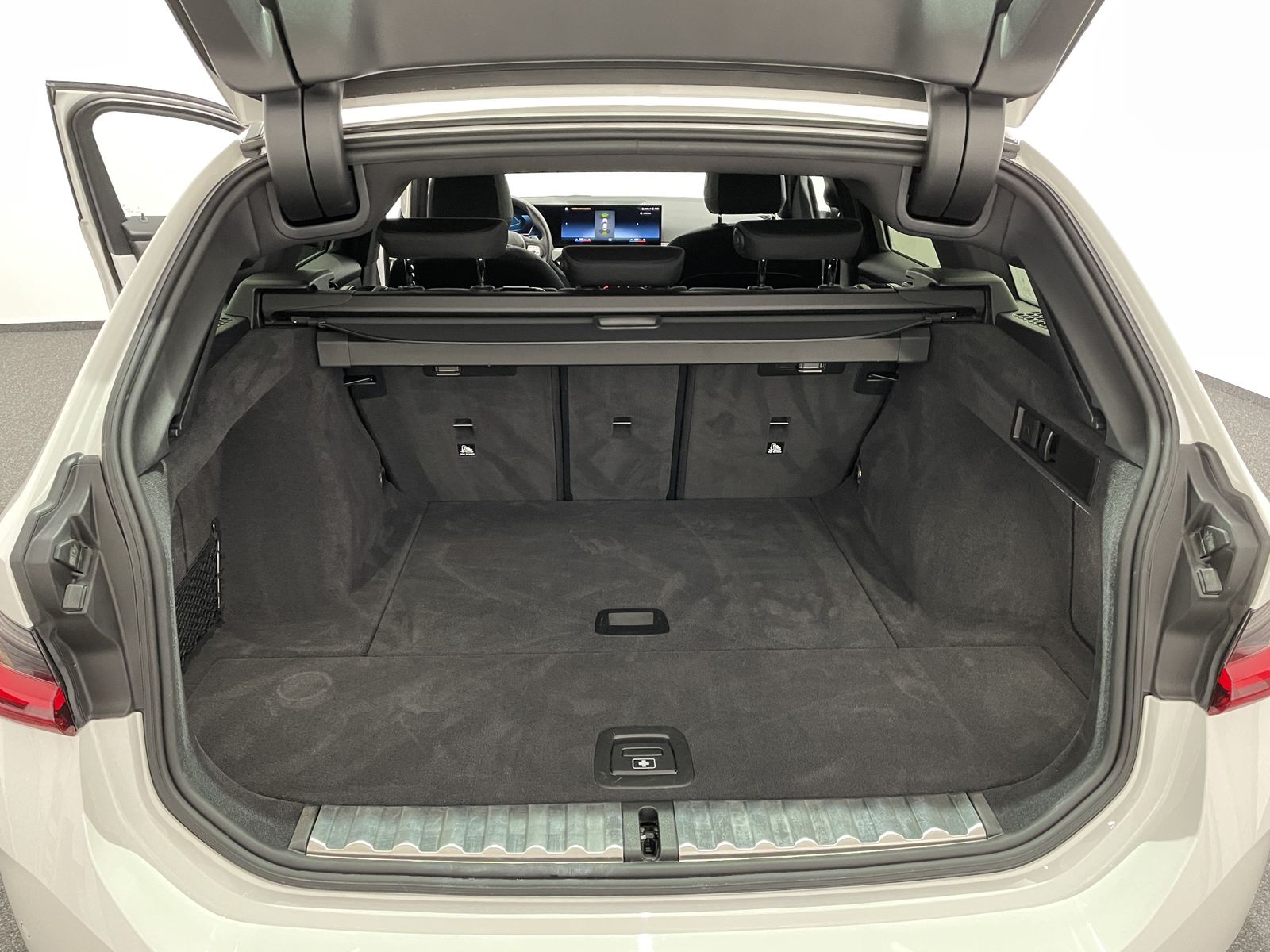BMW 318d LED//SHZ/NAVI/STANDHEIZUNG/LENKRADHEIZUNG foto 13