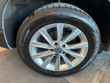 Volkswagen Tiguan Sport & Style 4Motion *BiXenon*Navi*AHK*