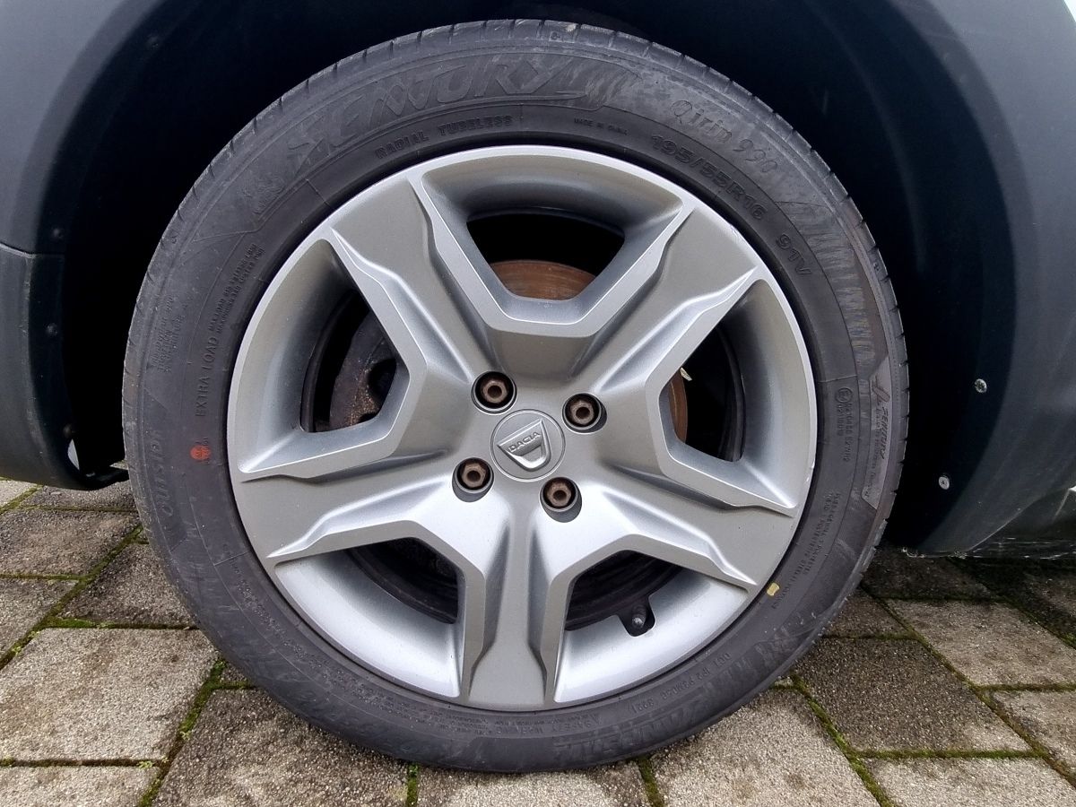 Fahrzeugabbildung Dacia Lodgy Stepway Plus TCe 130