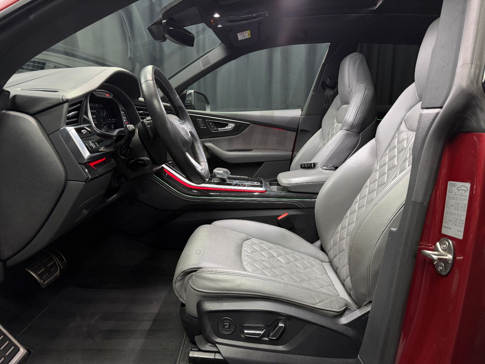 Fahrzeugabbildung Audi SQ8 4.0 TDI quattro|3D BANG&OLUFSEN|RS-SITZE|AHK