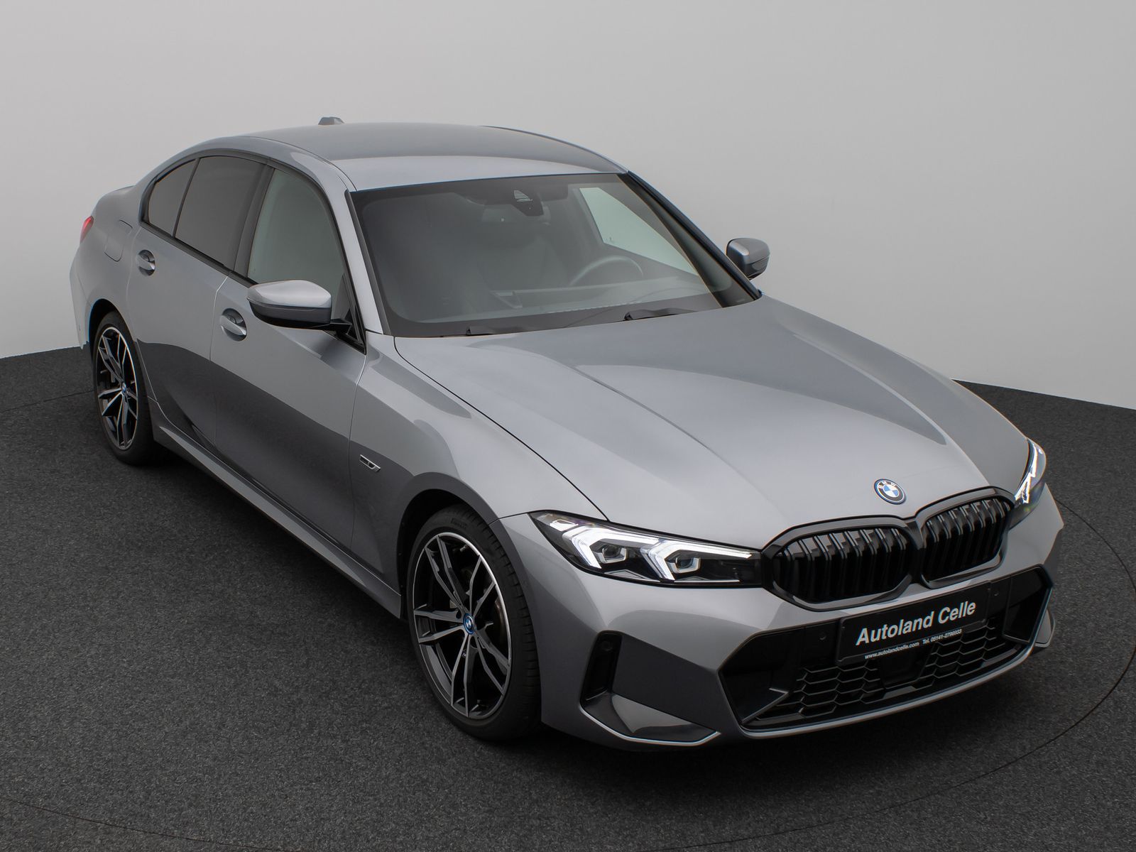 Fahrzeugabbildung BMW 330e M Sport Kamera DAB HiFi Stop&Go Komfort 19"