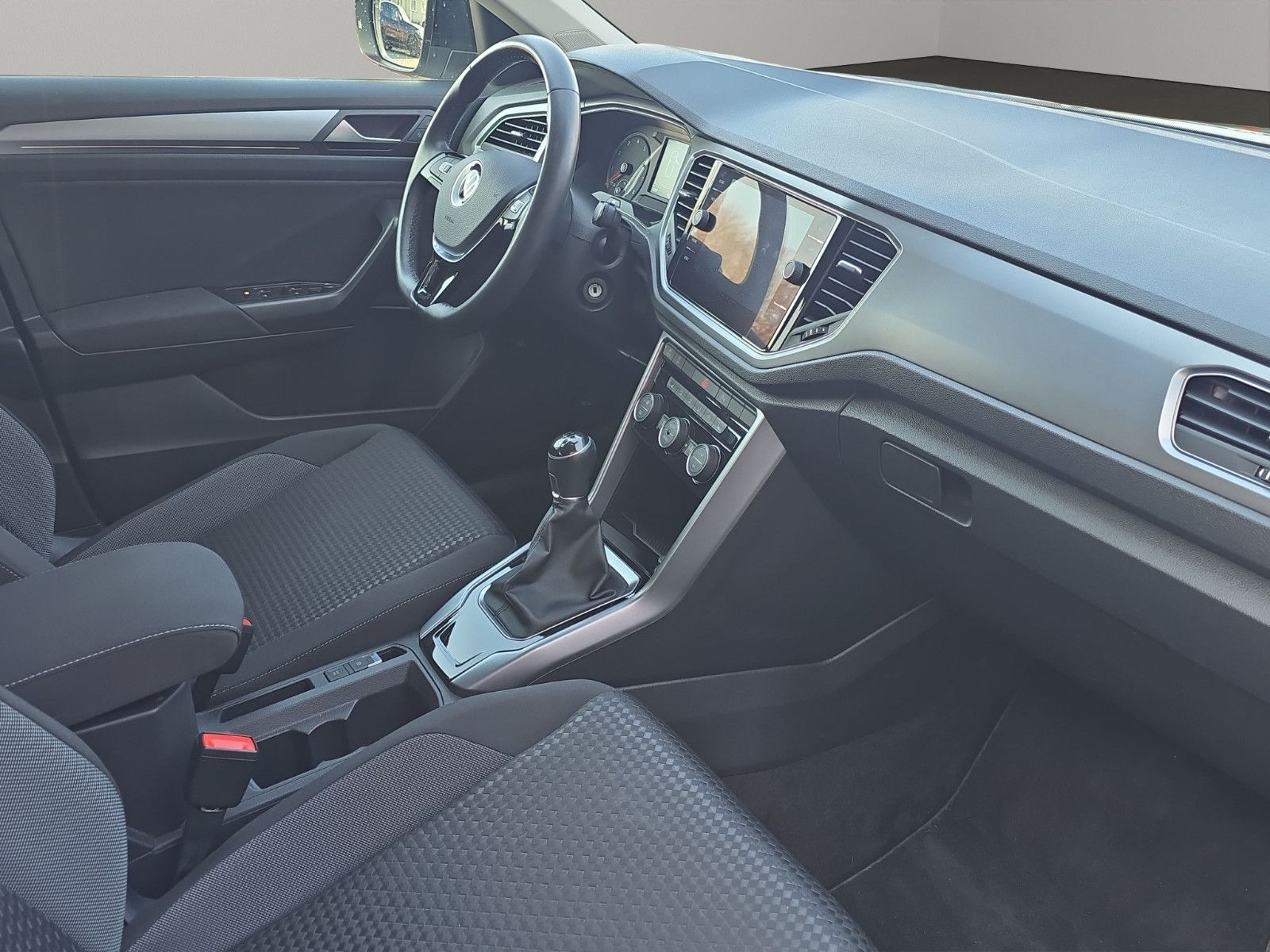 Fahrzeugabbildung Volkswagen T-Roc Active+NAVI+TEMPOMAT+KAMERA+PDC