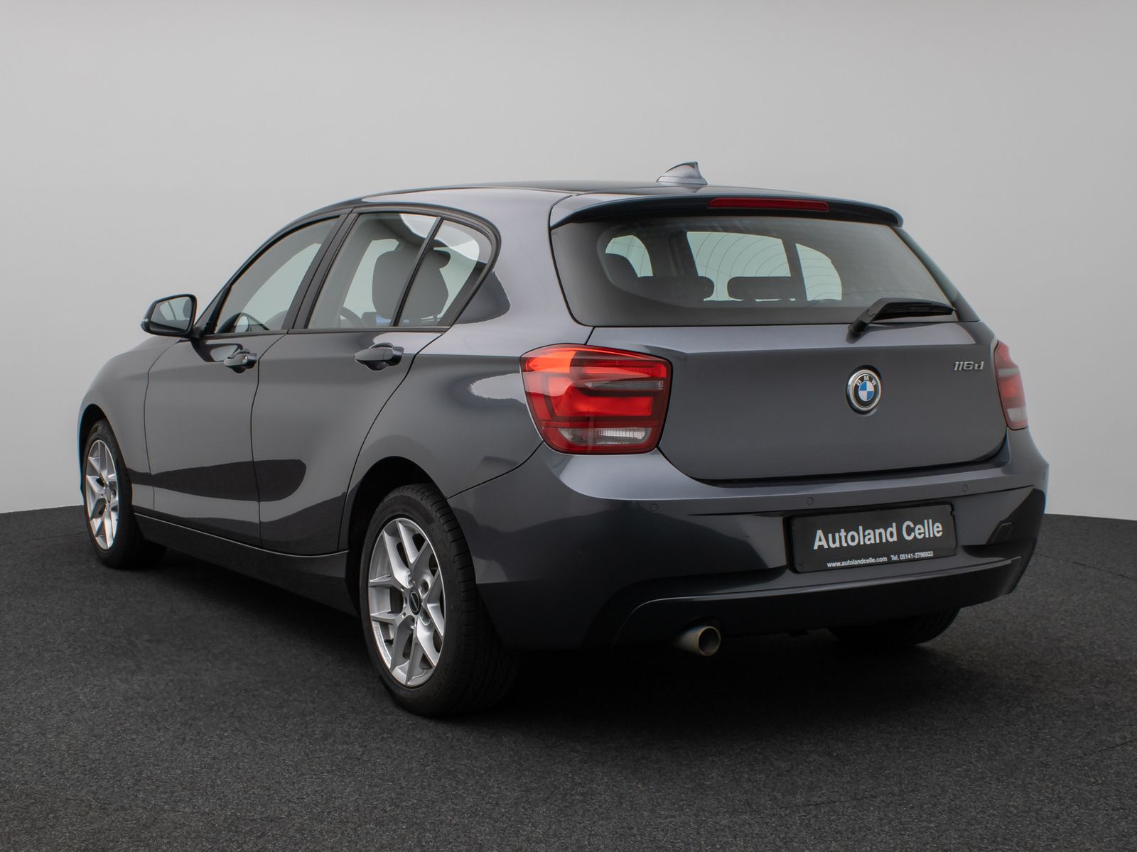 Fahrzeugabbildung BMW 116d  Advantage Paket Plus Glasdach AHK PDC Navi