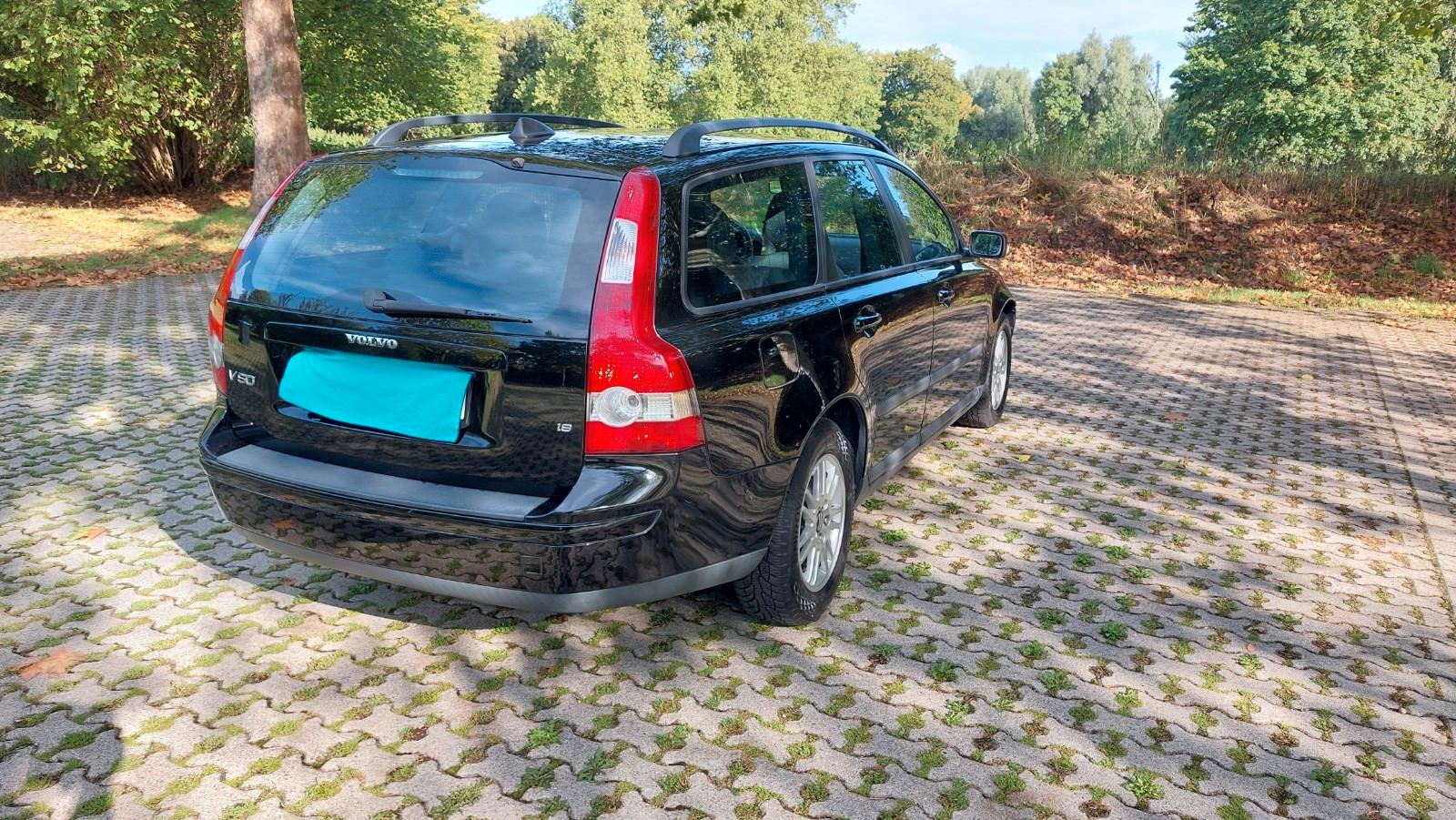 Volvo V50 2005 — interior