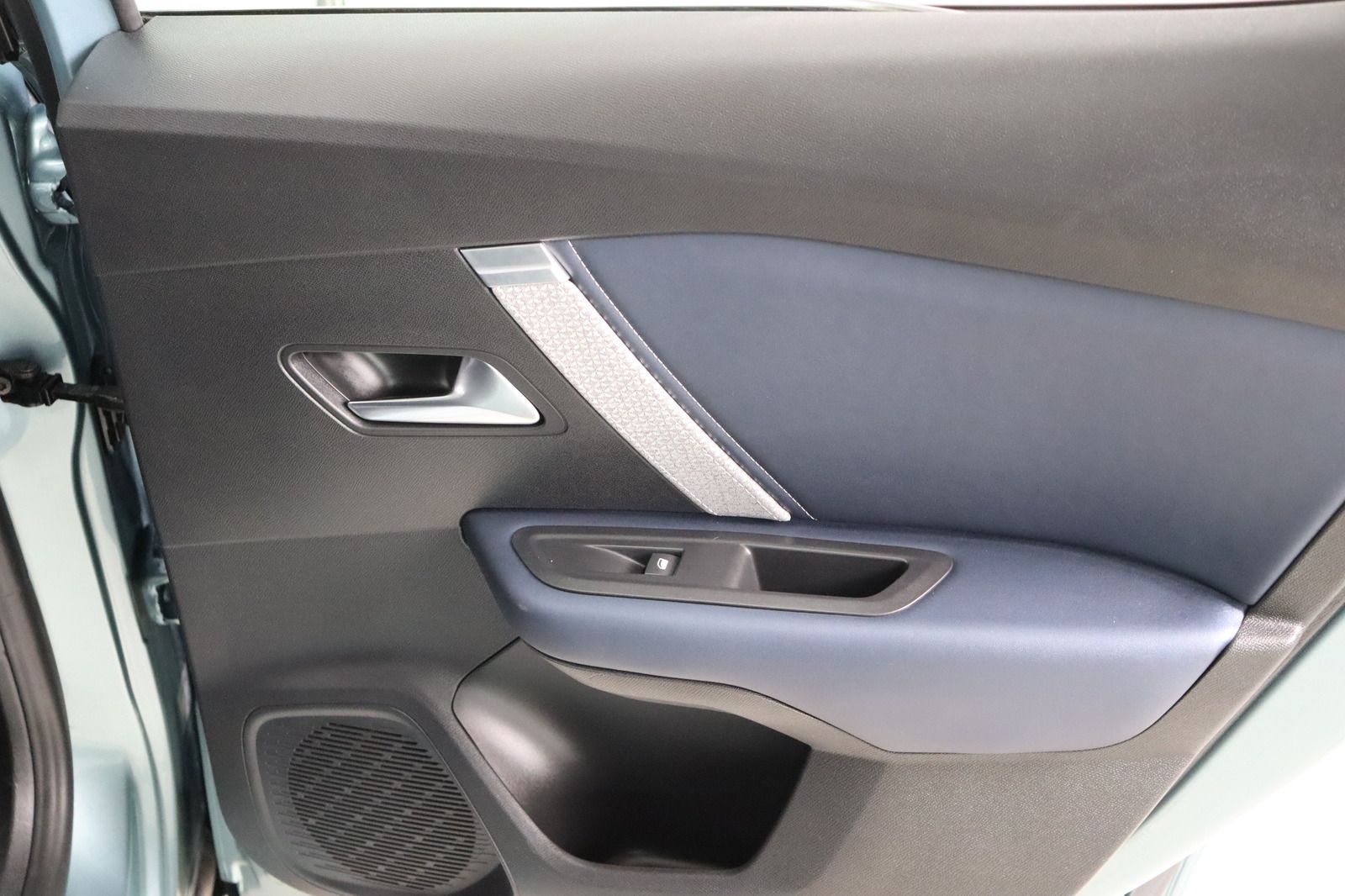 Fahrzeugabbildung Citroën C4 1.2i Feel Pack * LED * Navi * LRHZ *