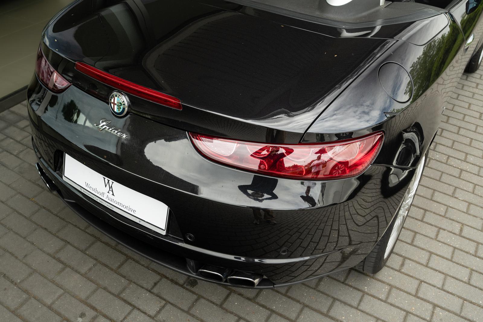 Alfa Romeo Spider 3.2 V6 JTS 260 ch BVM Q4 / 71 000 km / Cuir Poltrona Frau / Sièges électriques chauffants / Jantes 18"
