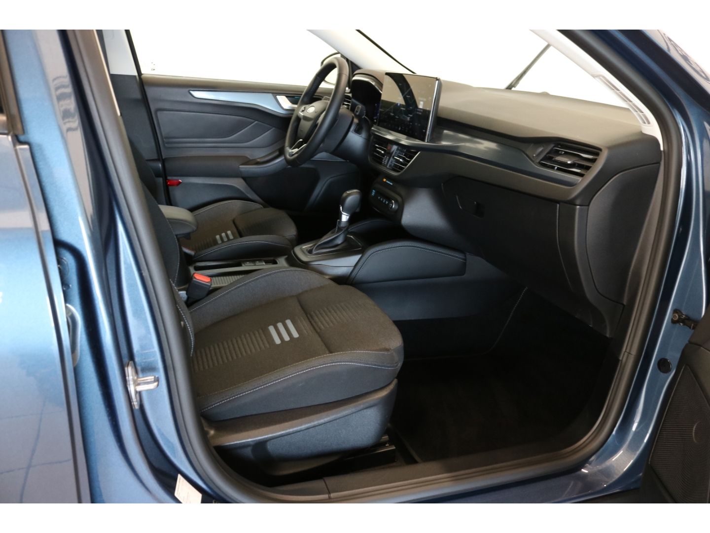 Fahrzeugabbildung Ford Focus Active X MHEV LED totWinkASS Spurhalte ASS