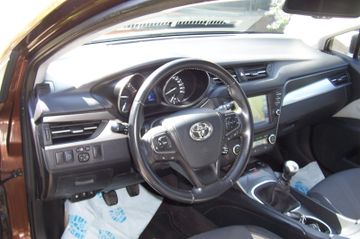 Toyota Avensis - 11