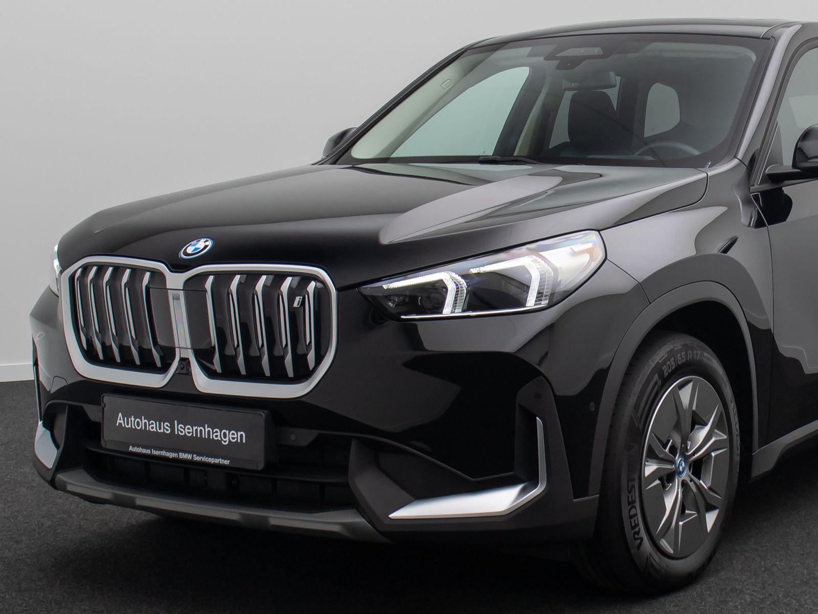 Fahrzeugabbildung BMW iX1 xD30 Panorama 360° HUD DAB H/K Komfort Sport