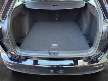 Volkswagen Golf VIII Variant Life eTSI DSG*LED*APPLE*ACC