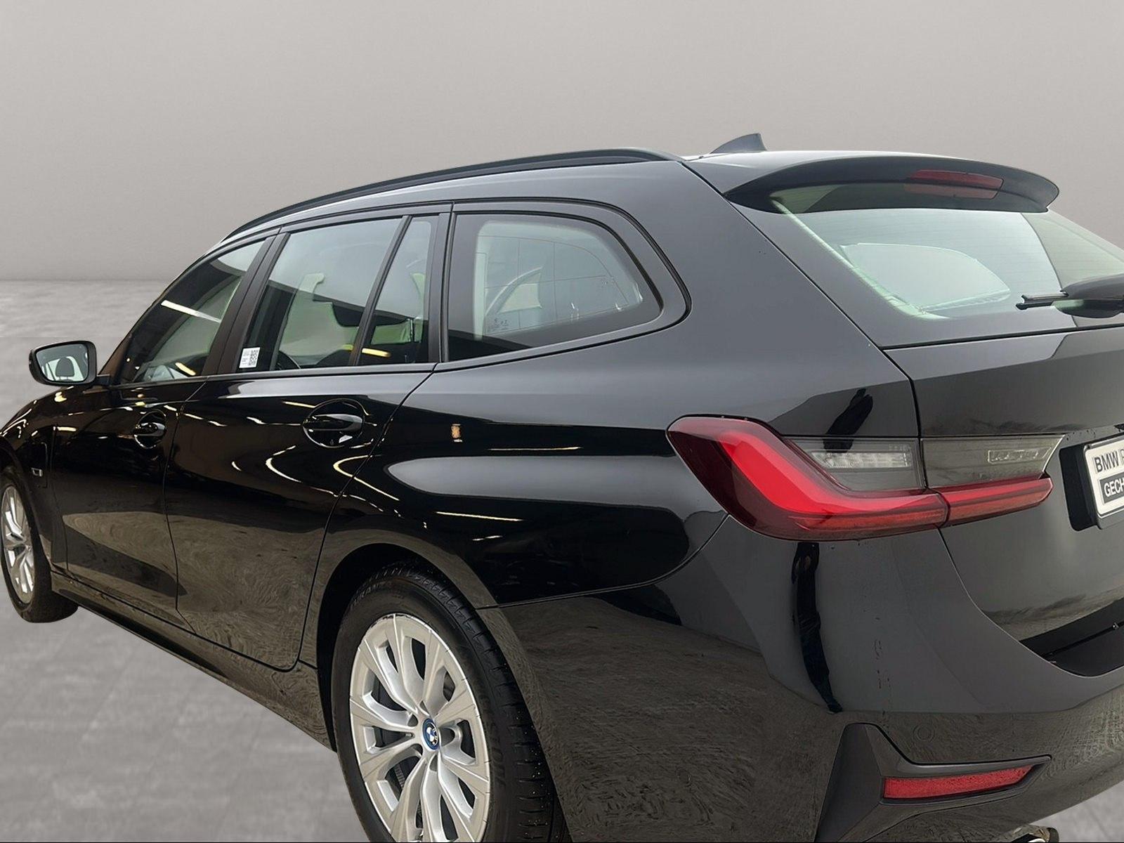 BMW 330e Touring LiveCockpitProf Kamera Driv.Assist
