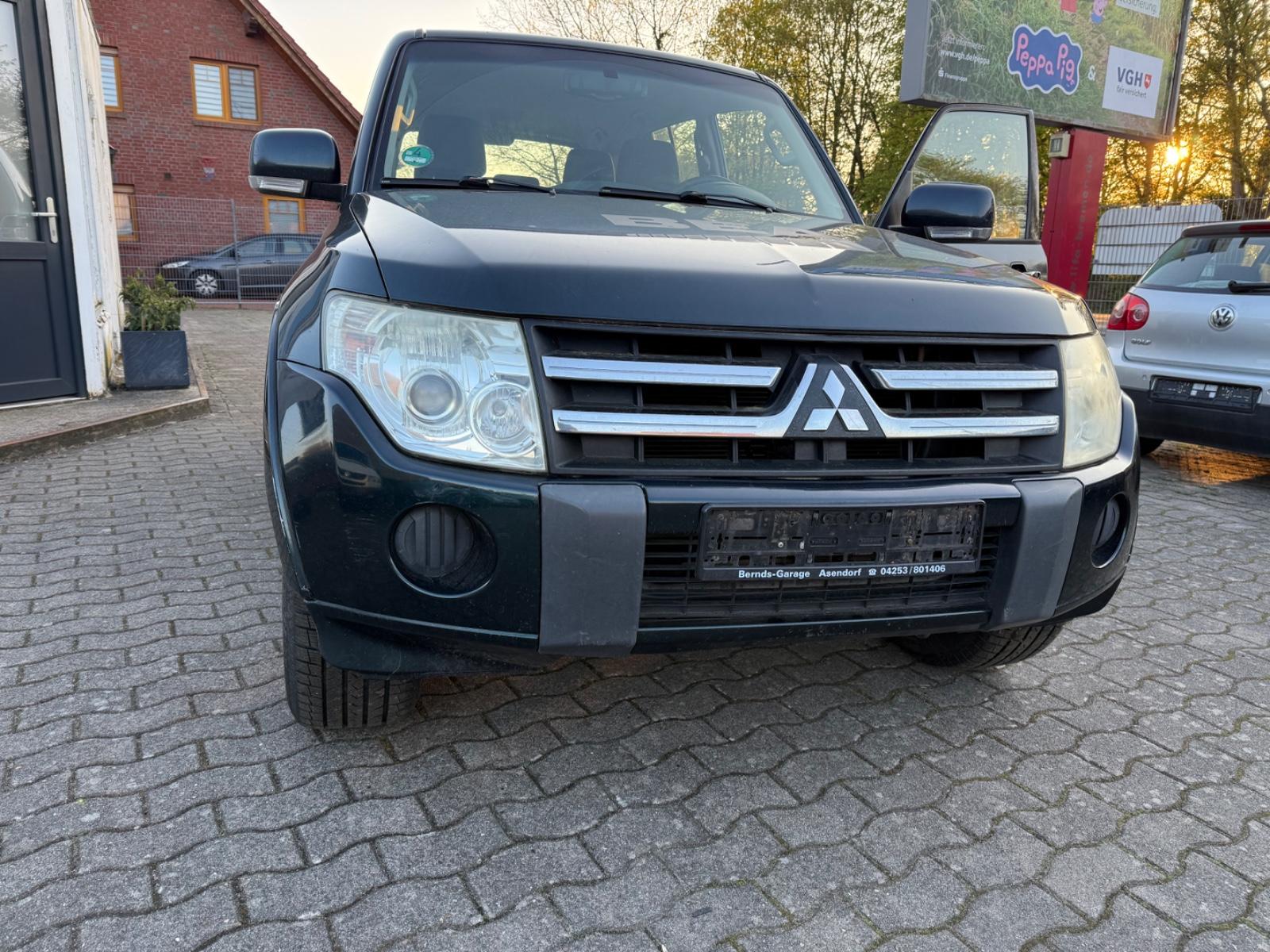 Mitsubishi Pajero 3,2 DI-D 4WD Inform