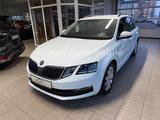 Skoda Octavia Combi Clever Navi/Scheckheft/LED/EURO6 - Skoda Octavia: Eu