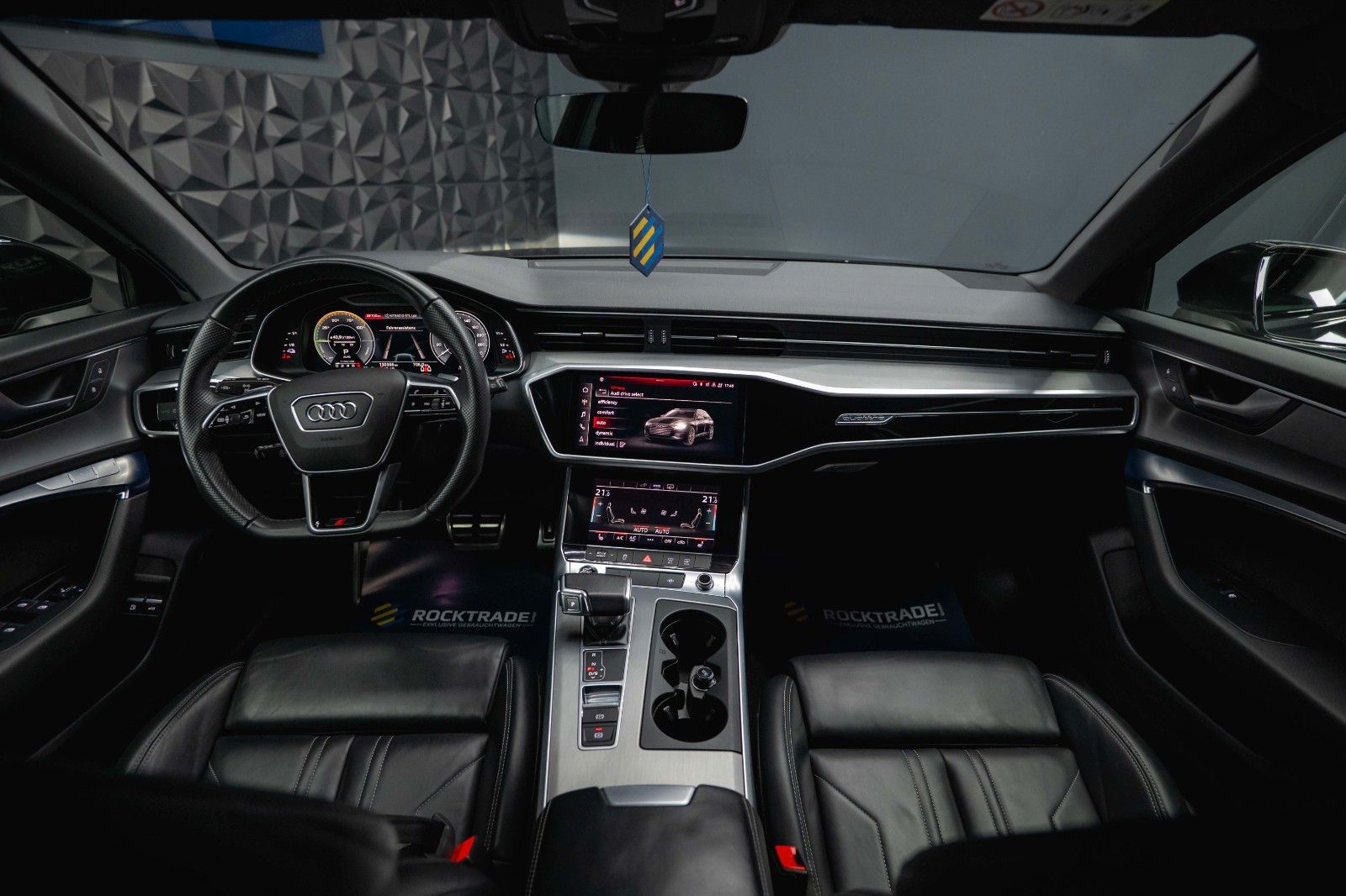 Fahrzeugabbildung Audi A6 Avant 55 TFSIe quattro S-Line Sport *LED*B&O*