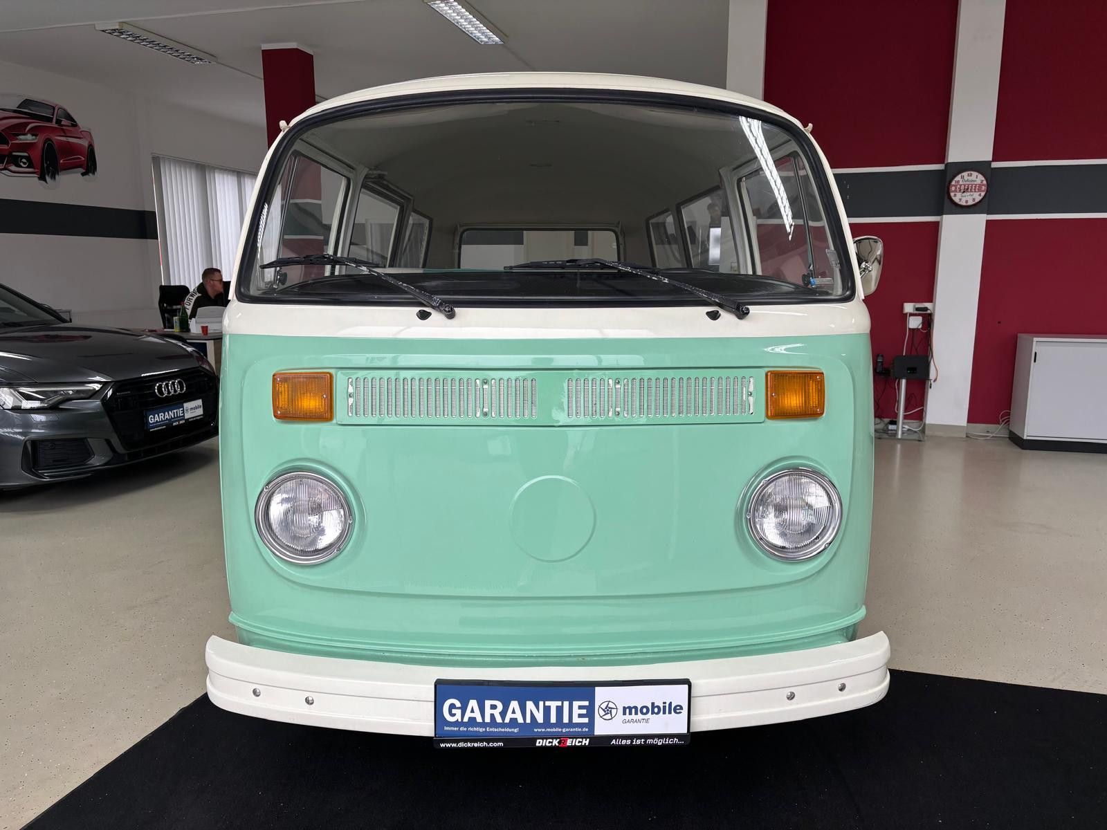 Fahrzeugabbildung Volkswagen T2 Fensterbus 9 Sitzer H-Zulassung frame off