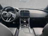 Jaguar XE D200 R-Dynamic Black AWD *PanoSD*WinterP* - Jaguar XE 20d Gebrauchtwagen