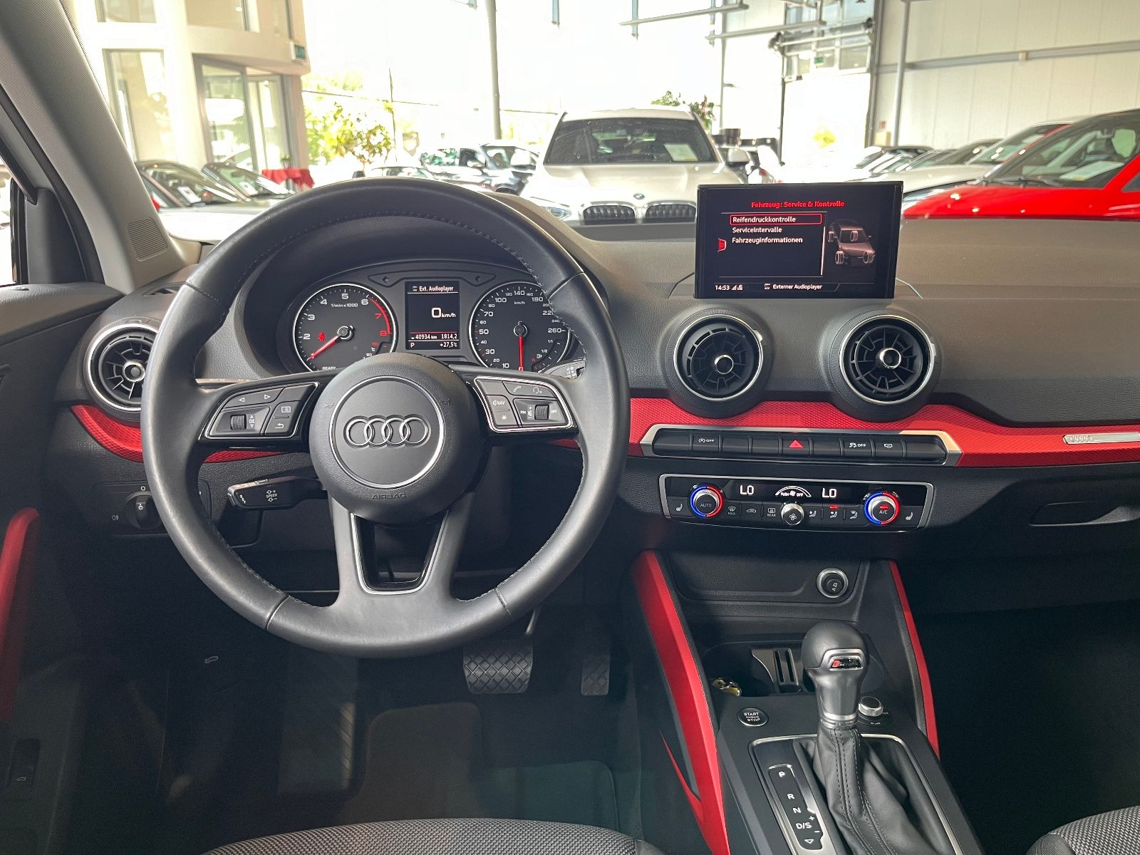 Fahrzeugabbildung Audi Q2 35 TFSI sport NAV SHZ 19"